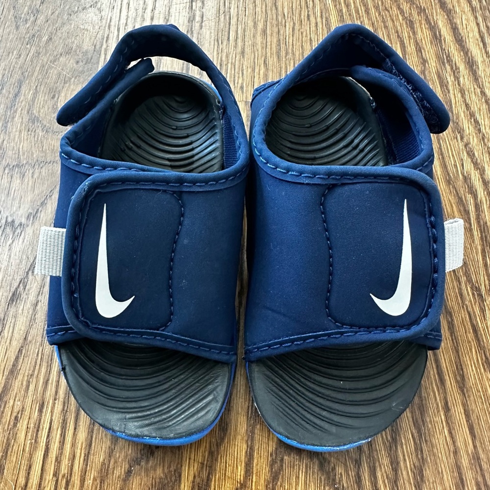 Nike Navy Blue Toddler Sandals, size 6